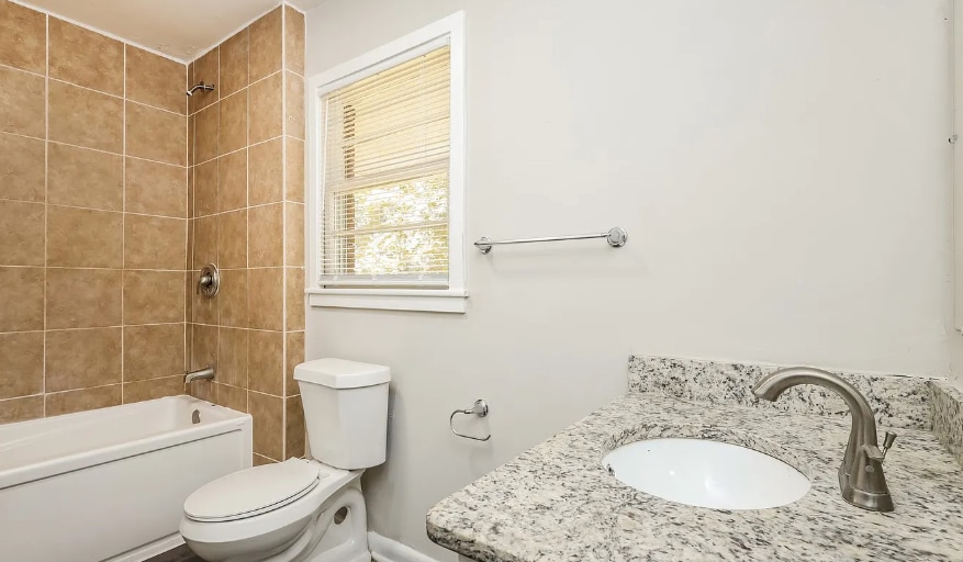 Building Photo - 3966 Mosley Dr