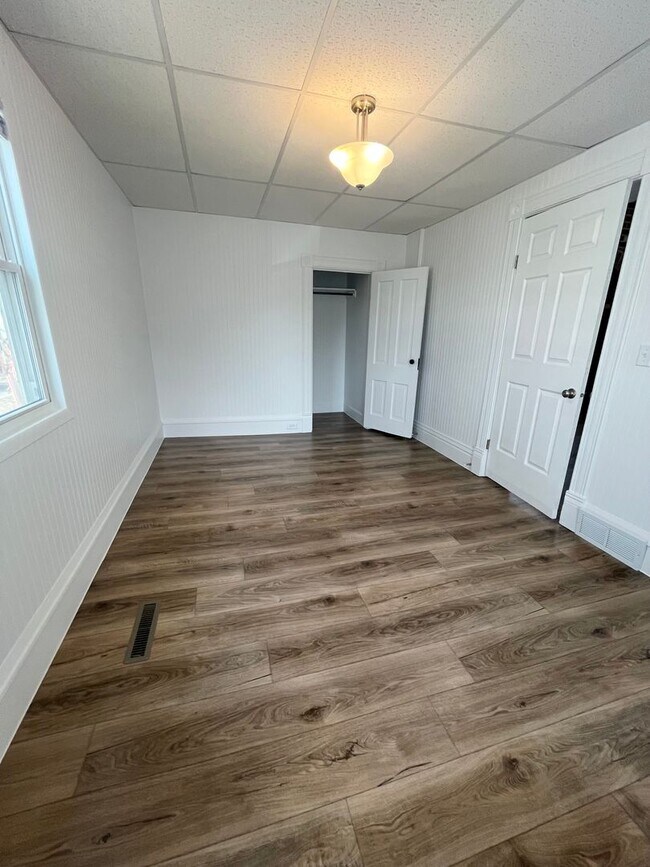 Building Photo - Ranch Style 2 Bed/1 Bath with Fenced in Yard!