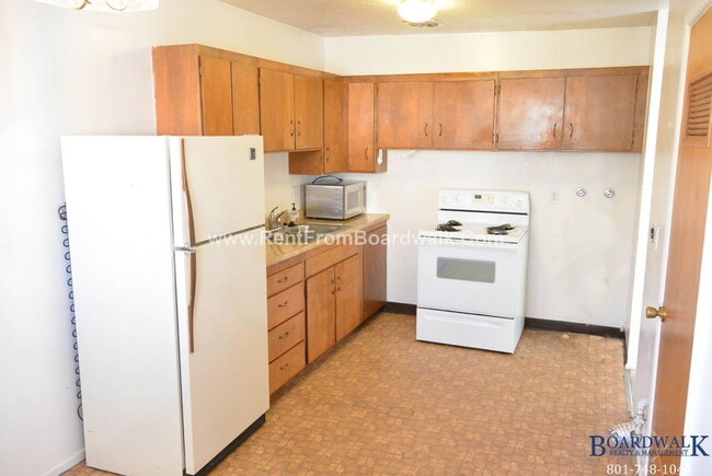 Building Photo - 4637 Harman Dr