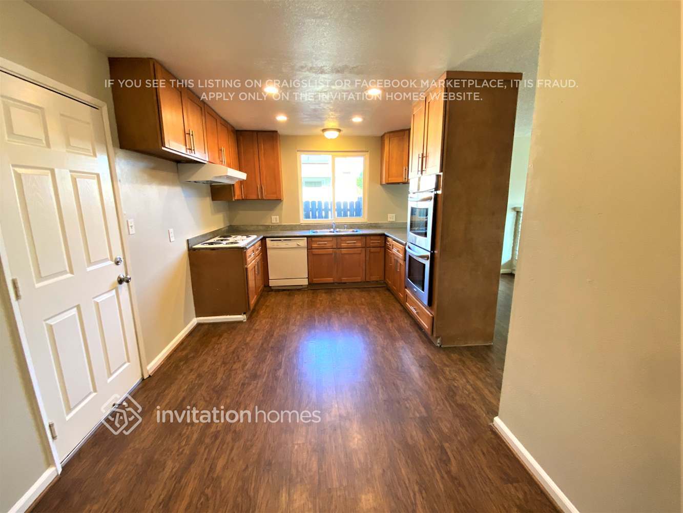 Building Photo - 1637 Amapola St