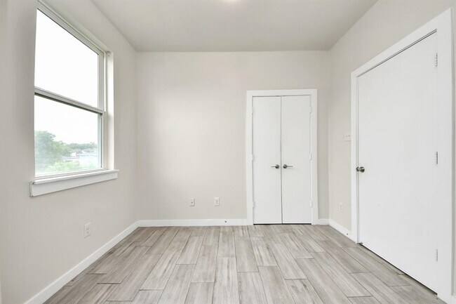 Building Photo - 4228 Bellfort Ave