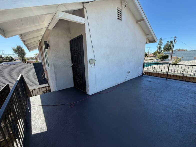 Building Photo - 7115 Somerset Blvd