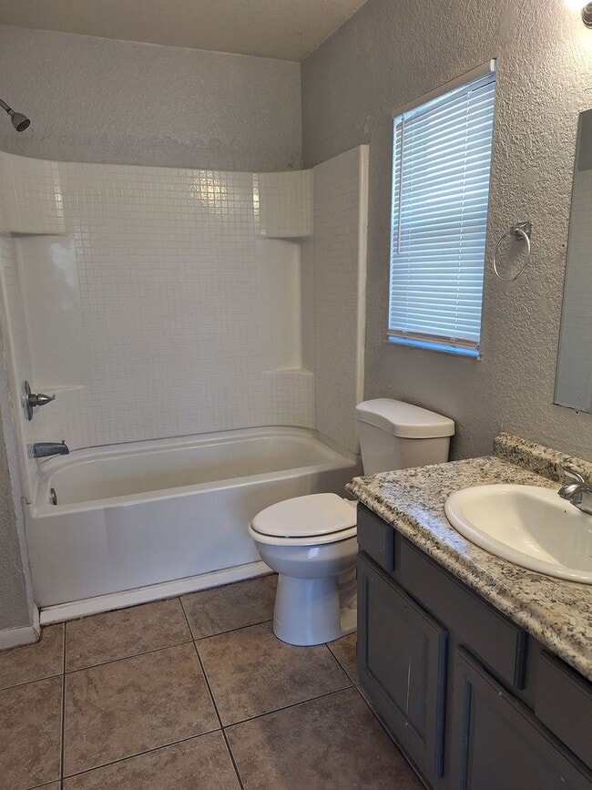 Building Photo - NSB Townhouse - 2BR 1.5BA