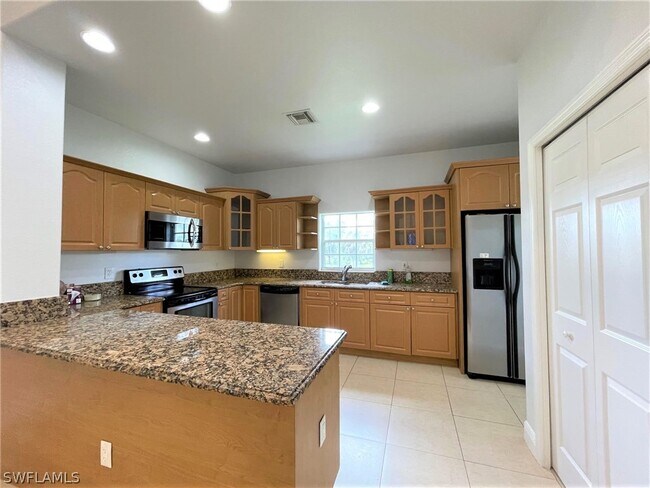 Building Photo - 3465 Everglades Blvd N