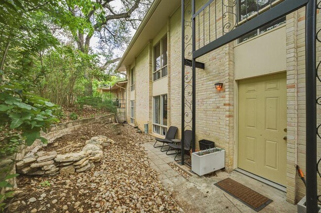 Building Photo - 5332 Balcones Dr