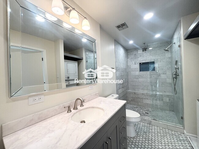 Building Photo - 1525 Casino Cir