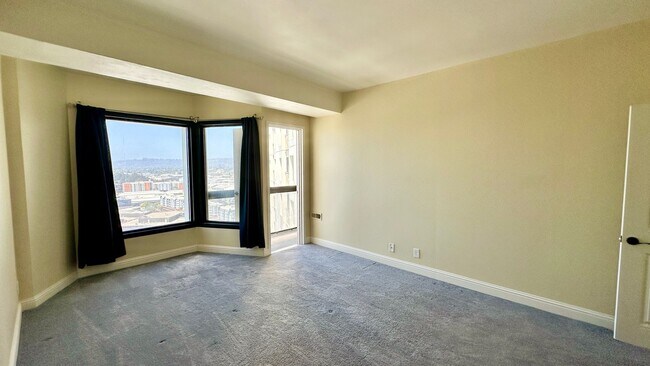 Building Photo - Stunning views of SF and the Bay from the ...