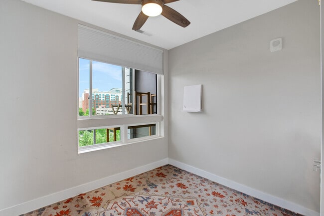 Building Photo - 145 Riverhaven Dr