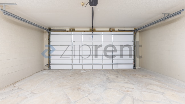 Building Photo - 1404 Edgewater Rd