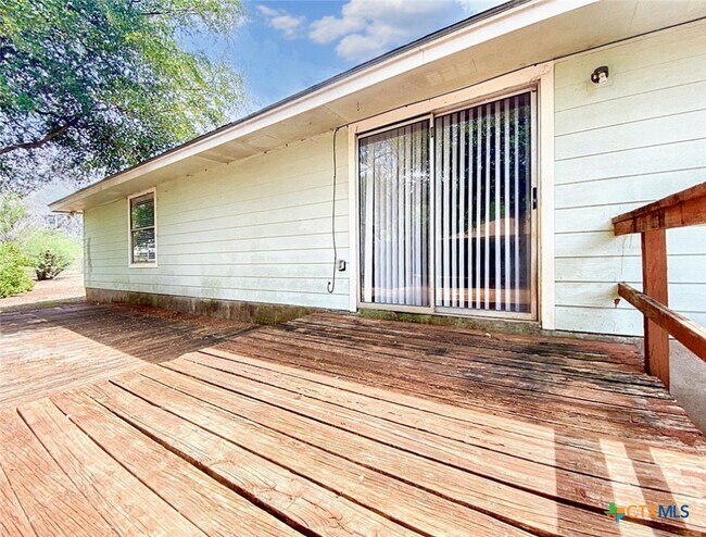 Building Photo - 109 Hughson Dr