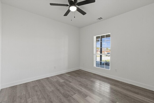 Building Photo - 162 Pelican Dr