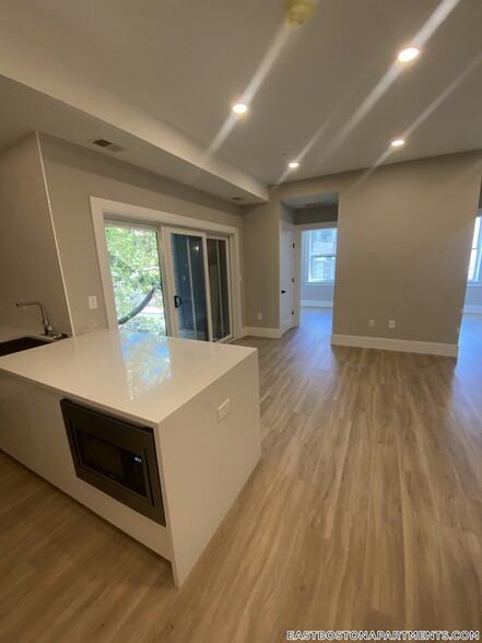Building Photo - 66 Lubec St