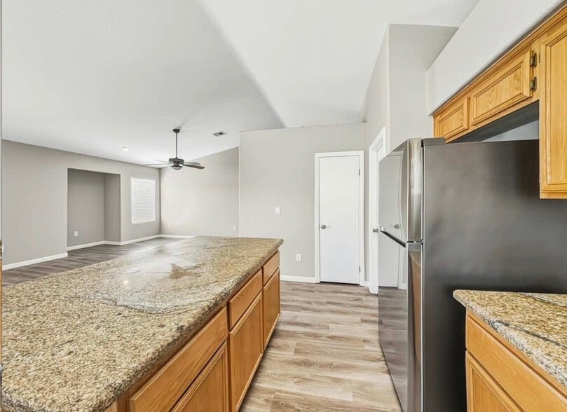 Building Photo - 5228 French Lavender St