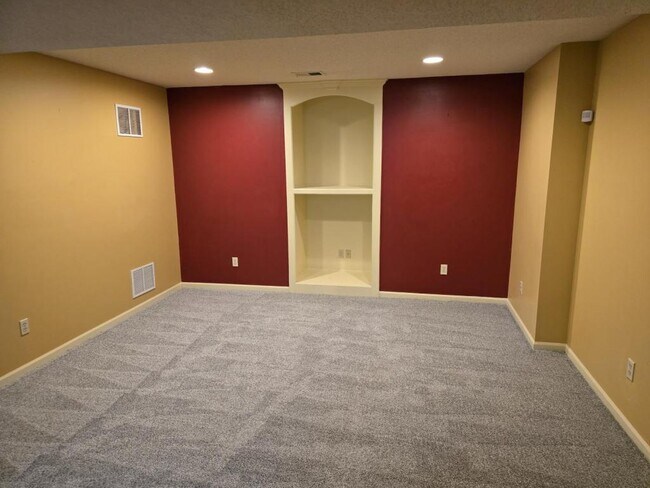 Building Photo - 7709 N Mersington Ave