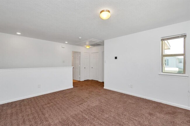 Building Photo - 19003 Barnesdale Ct