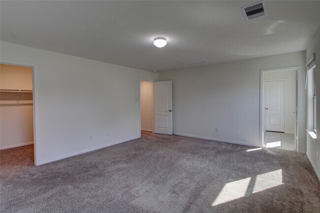 Building Photo - 4006 Shady Palmetto Dr