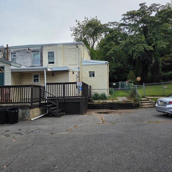 Building Photo - 101 9th St