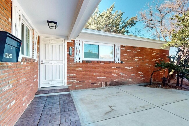 Building Photo - 3 Bed | 2 Bath | NE Abq | Fireplace | Private Yard | **Cozy & Great for Hosting** | 03/23/26