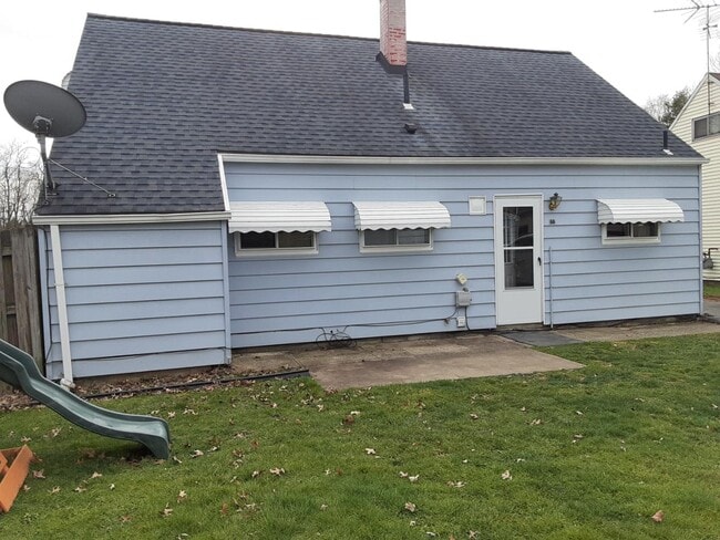 Building Photo - 4230 Woodmere Dr