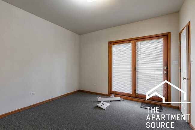 Building Photo - 1351 N Wolcott Ave