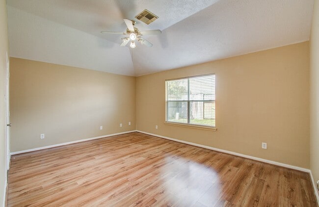 Building Photo - 5010 Brower Crest Dr