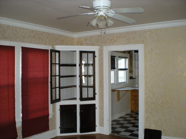 Dining Room - 1653 Victoria Ave