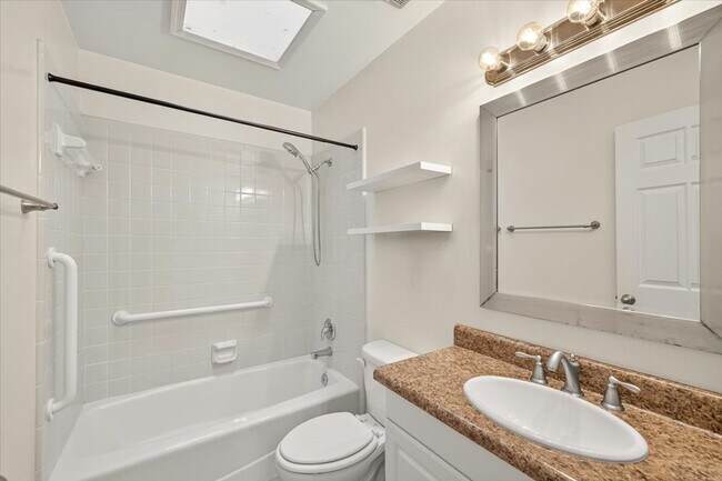 Building Photo - 898 Meginnis Ln