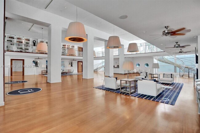 Building Photo - 2627 S Bayshore Dr