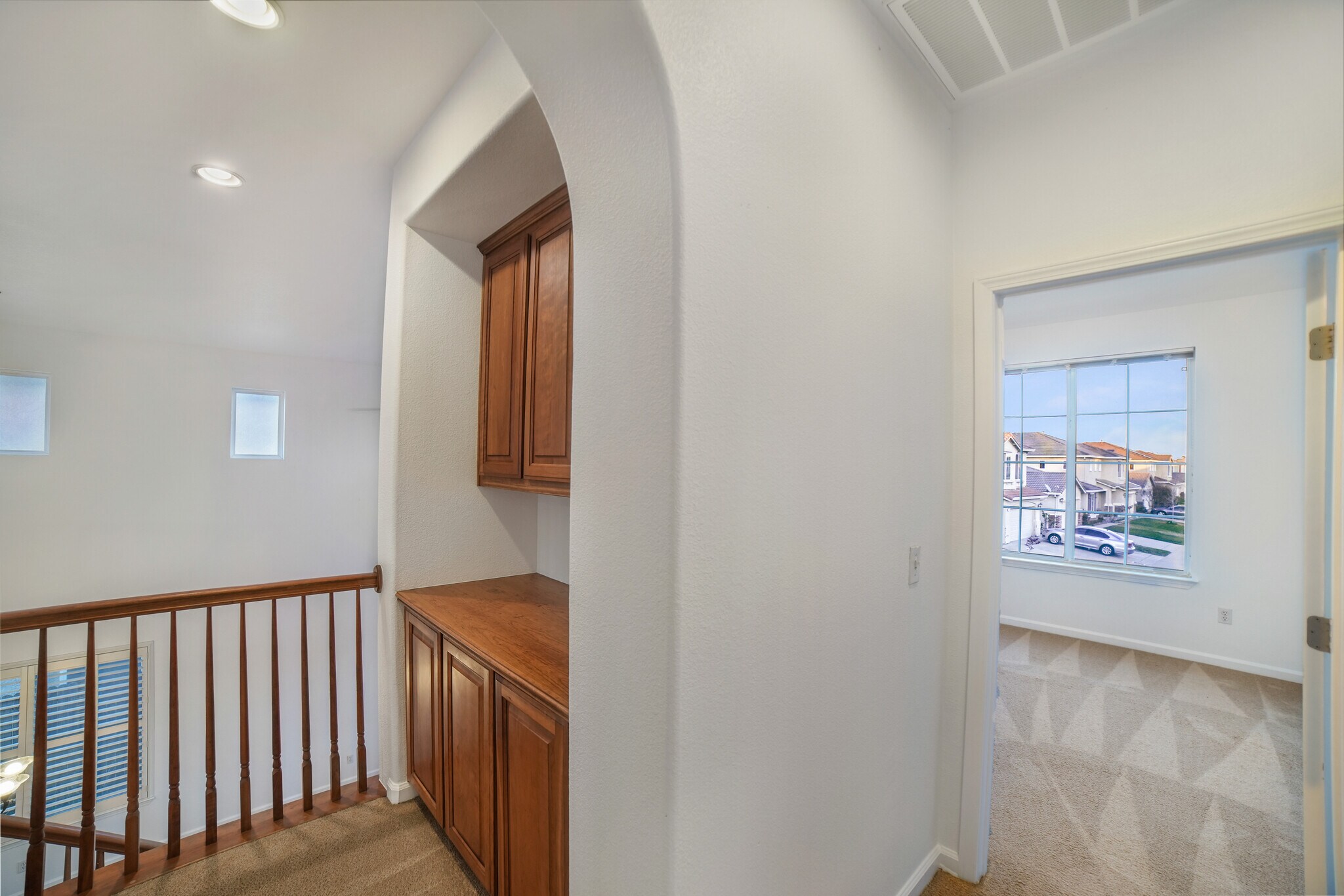 Building Photo - 10849 Brookfield Ave