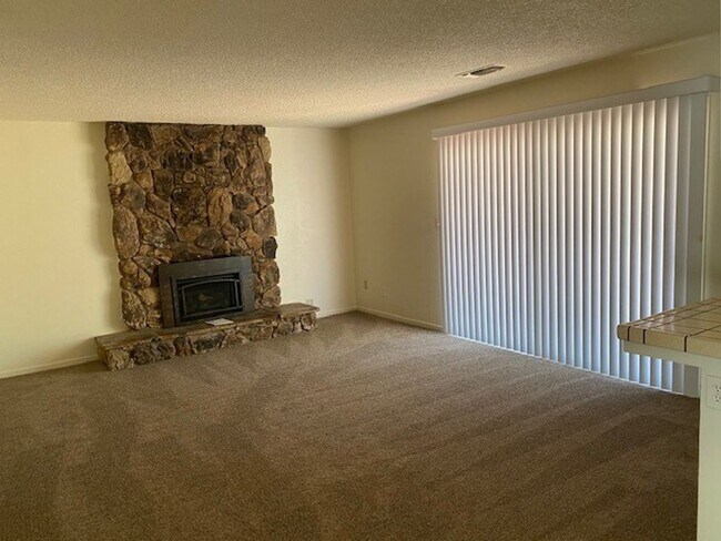 Building Photo - 11212 Torrey Pines Dr