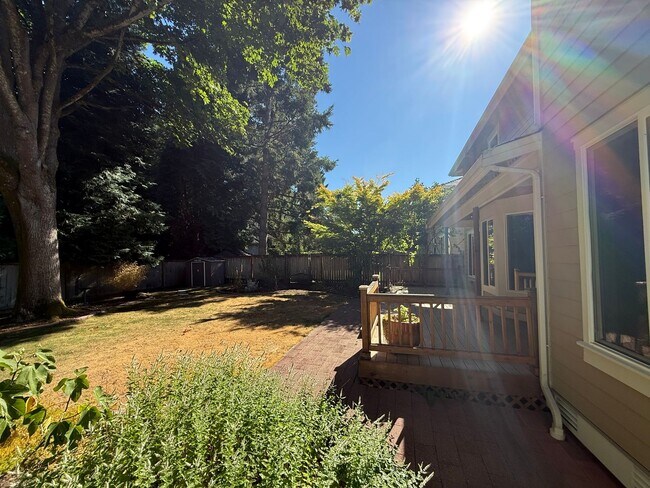 Building Photo - Beautiful Upscale Large High End Home in K...