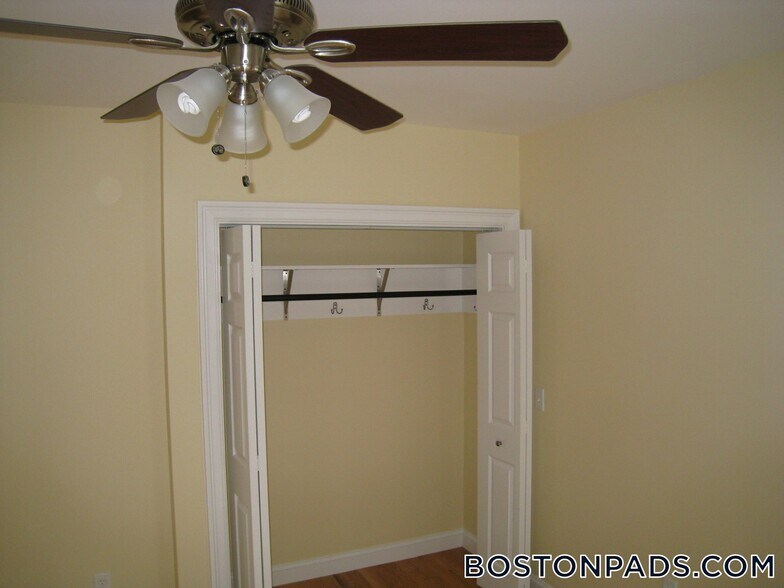 Building Photo - 40 Turner St