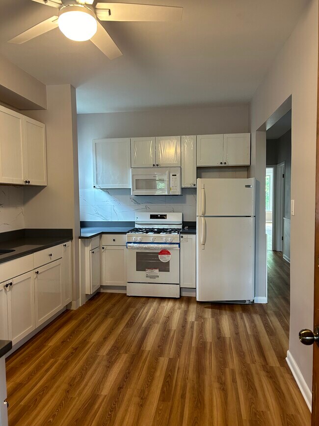Building Photo - 4114 N Paulina St