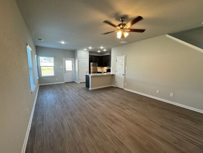 Building Photo - Luxury 3/2.5 2 Story Townhouse in NBTX
