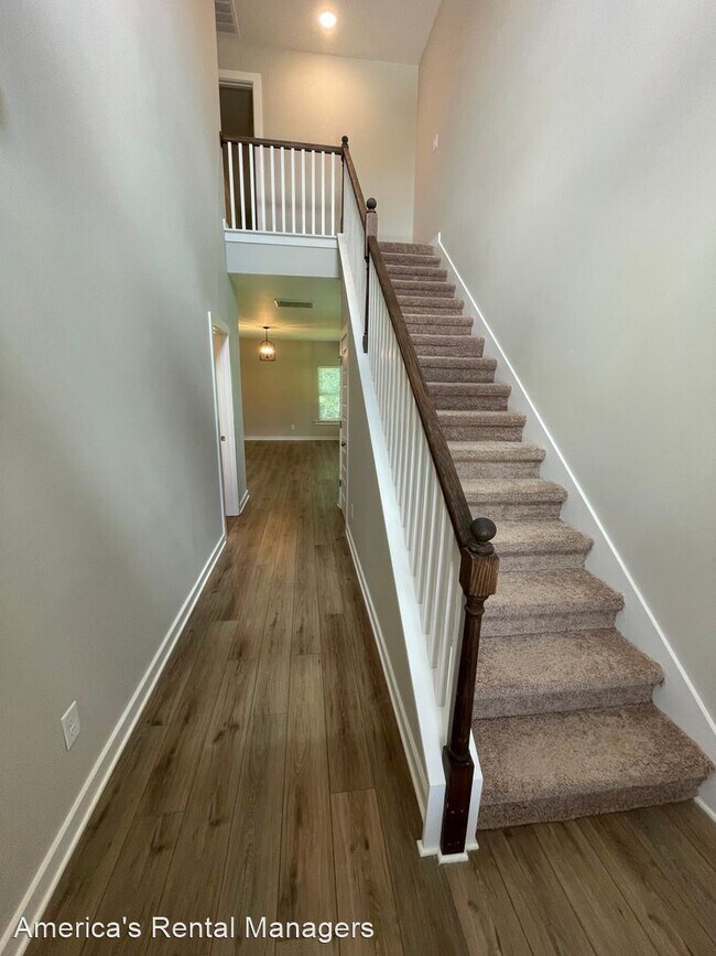 Building Photo - 4 br, 2.5 bath House - 329 Shiloh Creek Drive