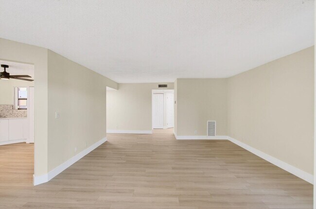 Building Photo - 5900 Camino Del Sol