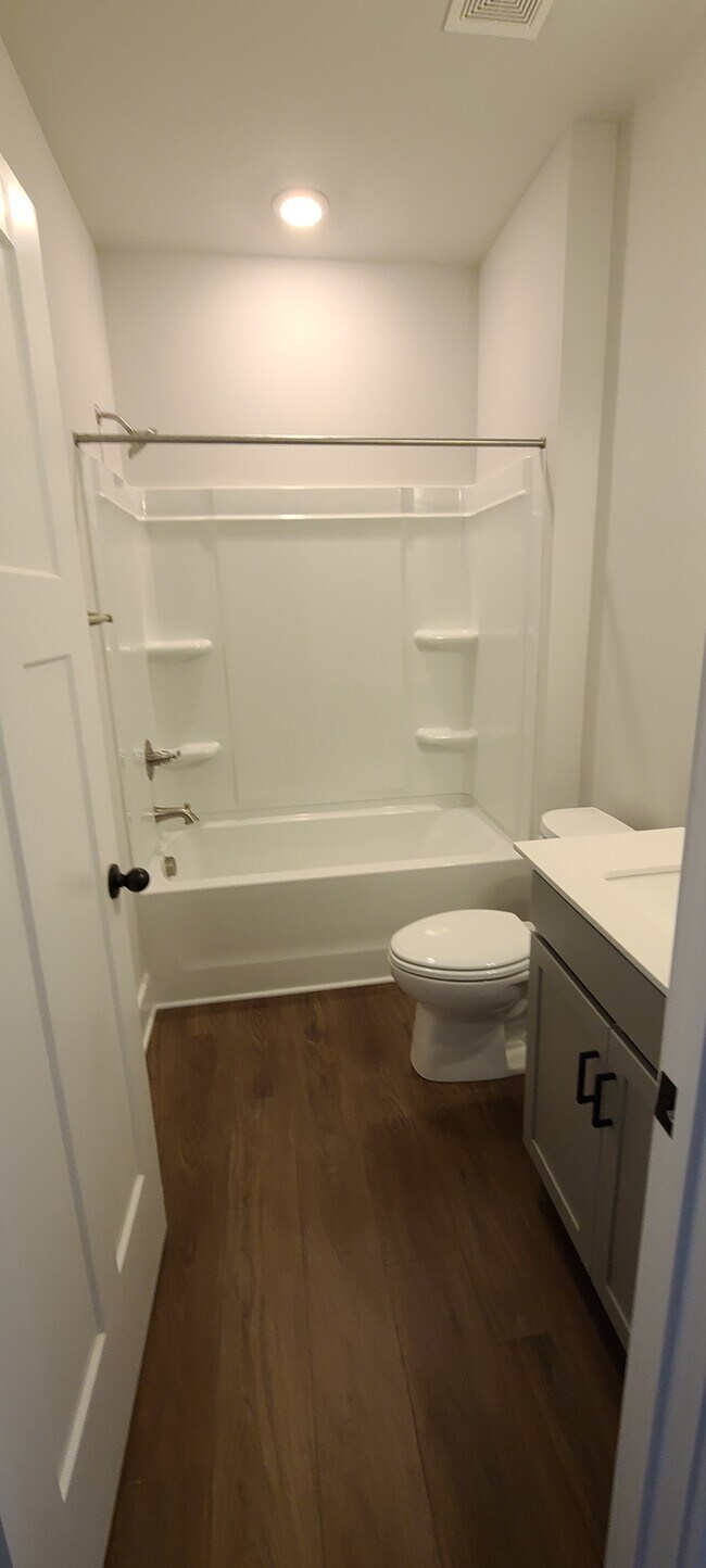 Building Photo - 726 Judah Dr