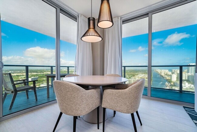 Building Photo - 4112 Jimmy Buffett Mem Hwy