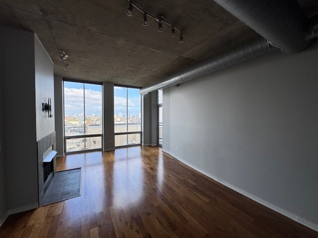 Building Photo - 700 N Larrabee St