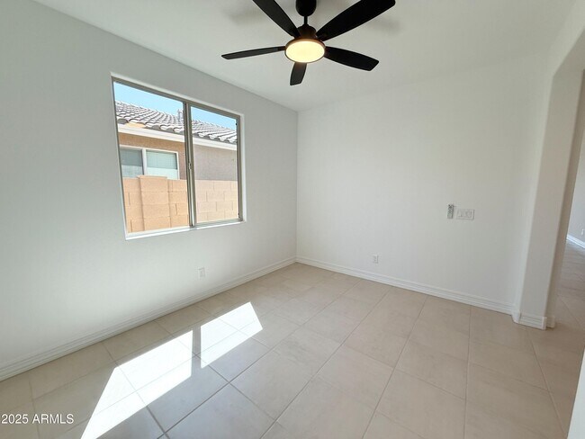 Building Photo - 17017 W Shangri La Rd
