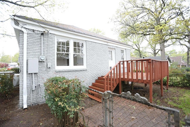 Building Photo - 3430 N Cypress St