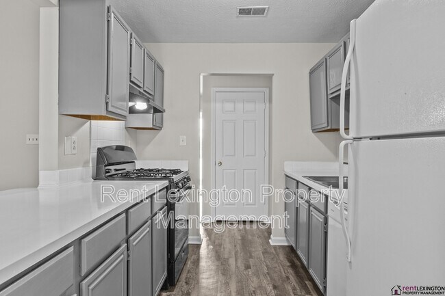 Building Photo - 3424 Promenade Dr