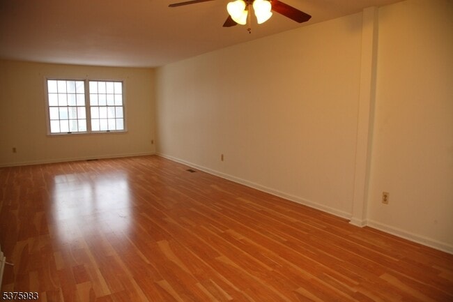 Building Photo - 209 Alexandria Way