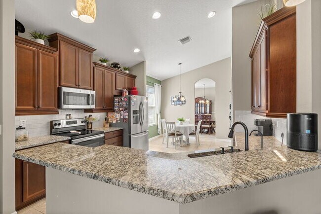 Building Photo - Beautiful Home For Rent in Brandon!