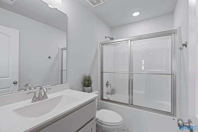Building Photo - 279 Shubert Dr