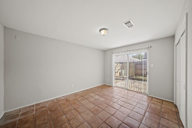 Building Photo - 4343 Willow Beach Dr