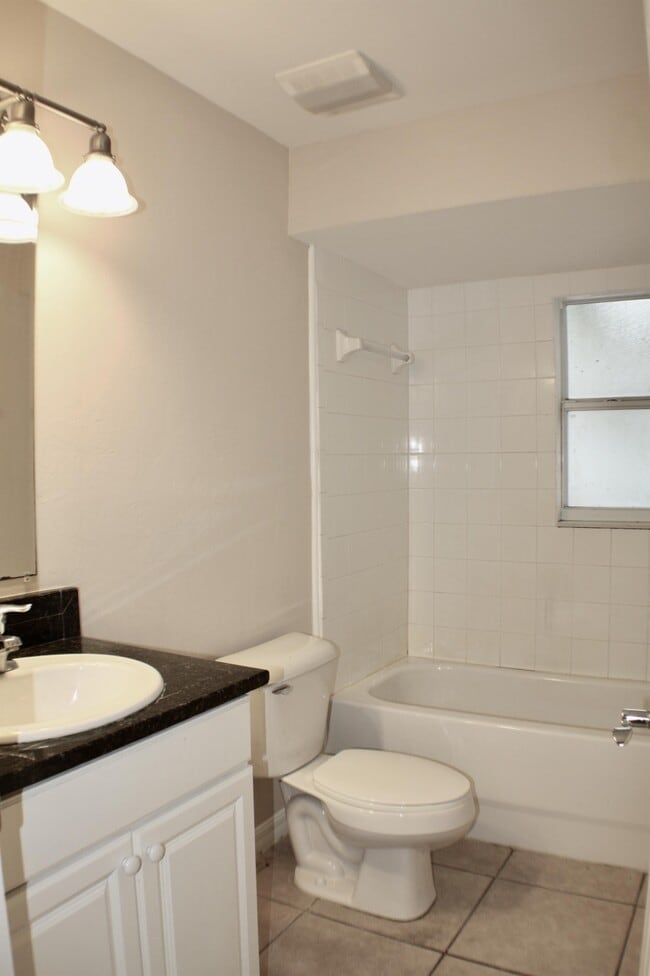 Building Photo - 7435 Albany Rd