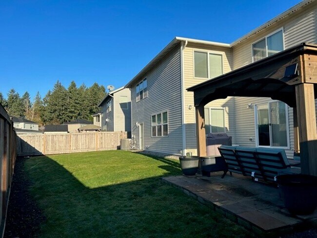 Building Photo - Spacious 4-Bedroom DuPont Home with AC