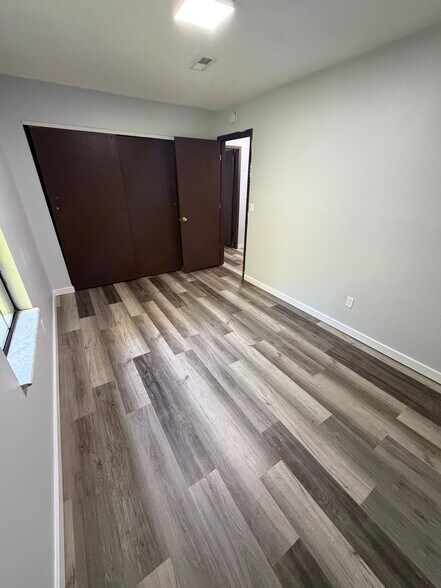 Bedroom - 1003 Cherokee St