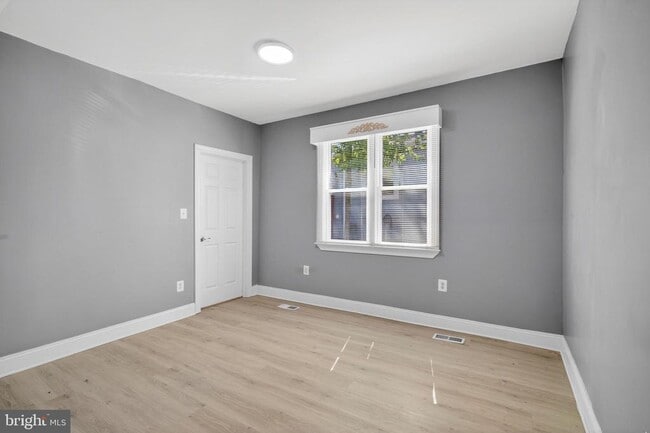 Building Photo - 505 69th St